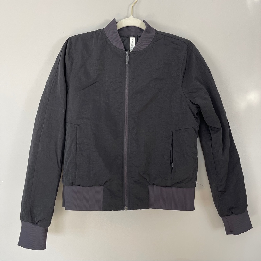 Lululemon Women’s Non-Stop Bomber Jacket. Black. Size 8. Reversible. - Picture 4 of 11